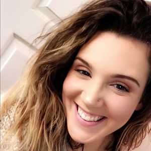 Meet your Posher, Corie